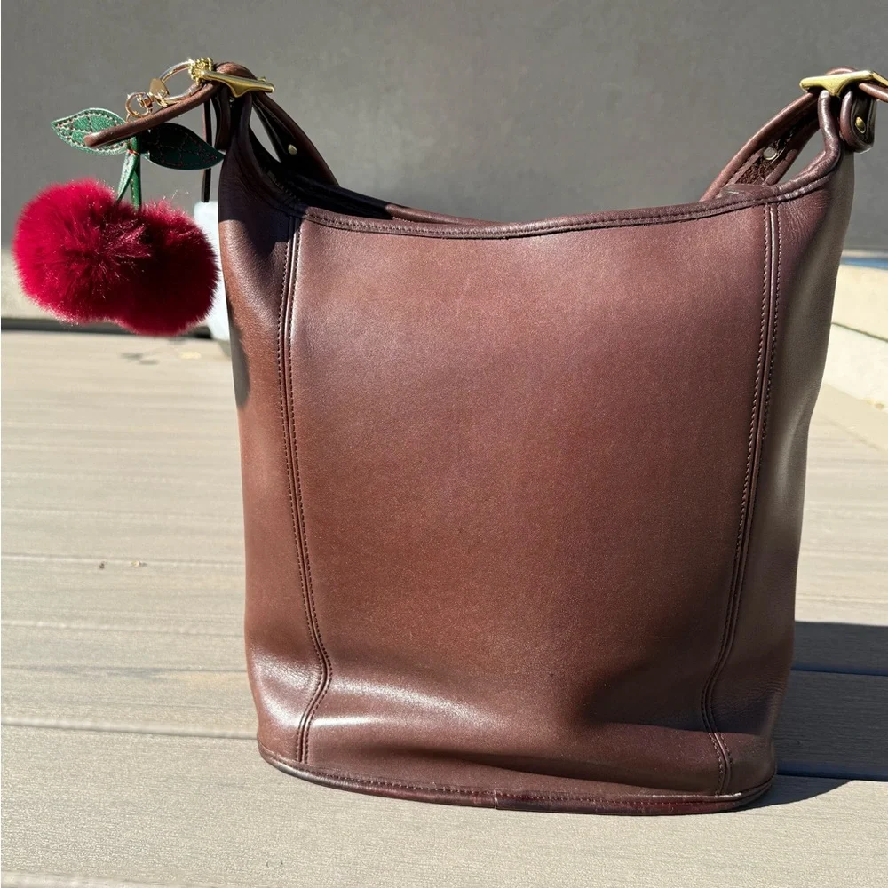 Vintage Coach Slim Duffle Shoulder Bag – Made in USA - Picture 4 of 12